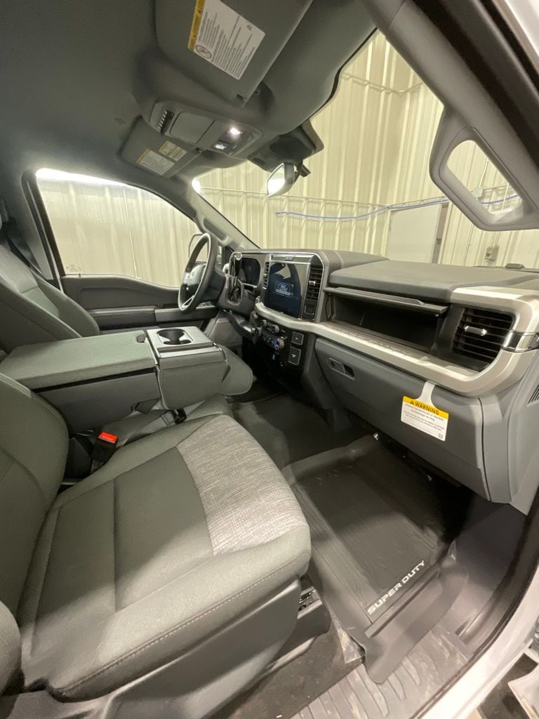 2026 Ford F-350 Super Duty XLT - Photo 14