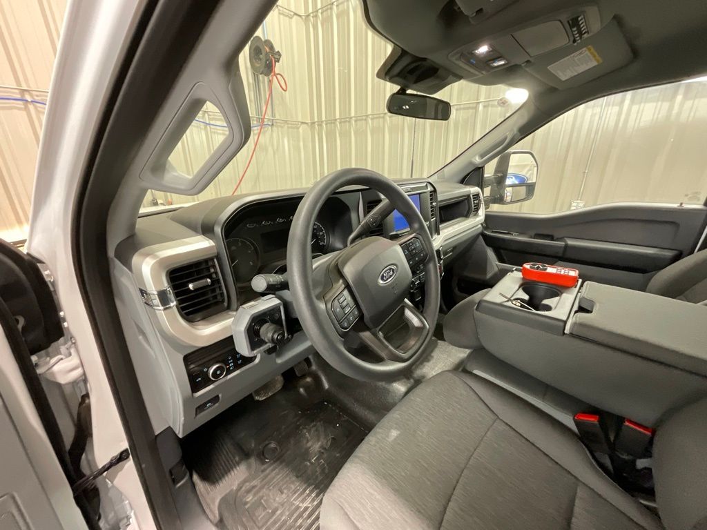 2026 Ford F-350 Super Duty XL - Photo 8