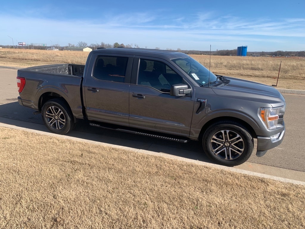 2022 Ford F-150 XL's photo