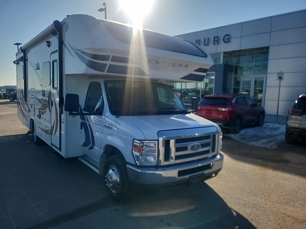 2019 Ford E-Series Cutaway Base