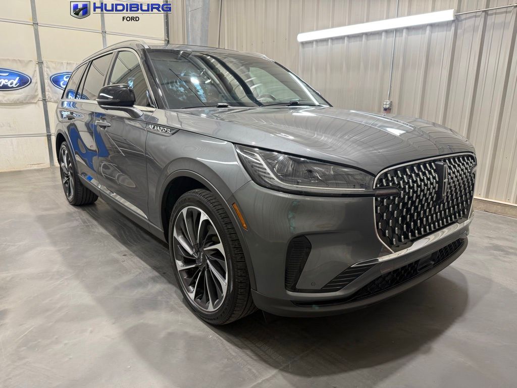 2025 Lincoln Aviator Reserve AWD's photo