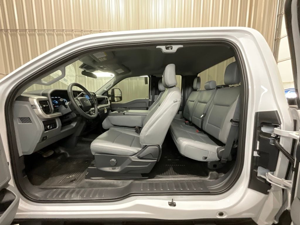 2026 Ford F-350 Super Duty XL - Photo 12