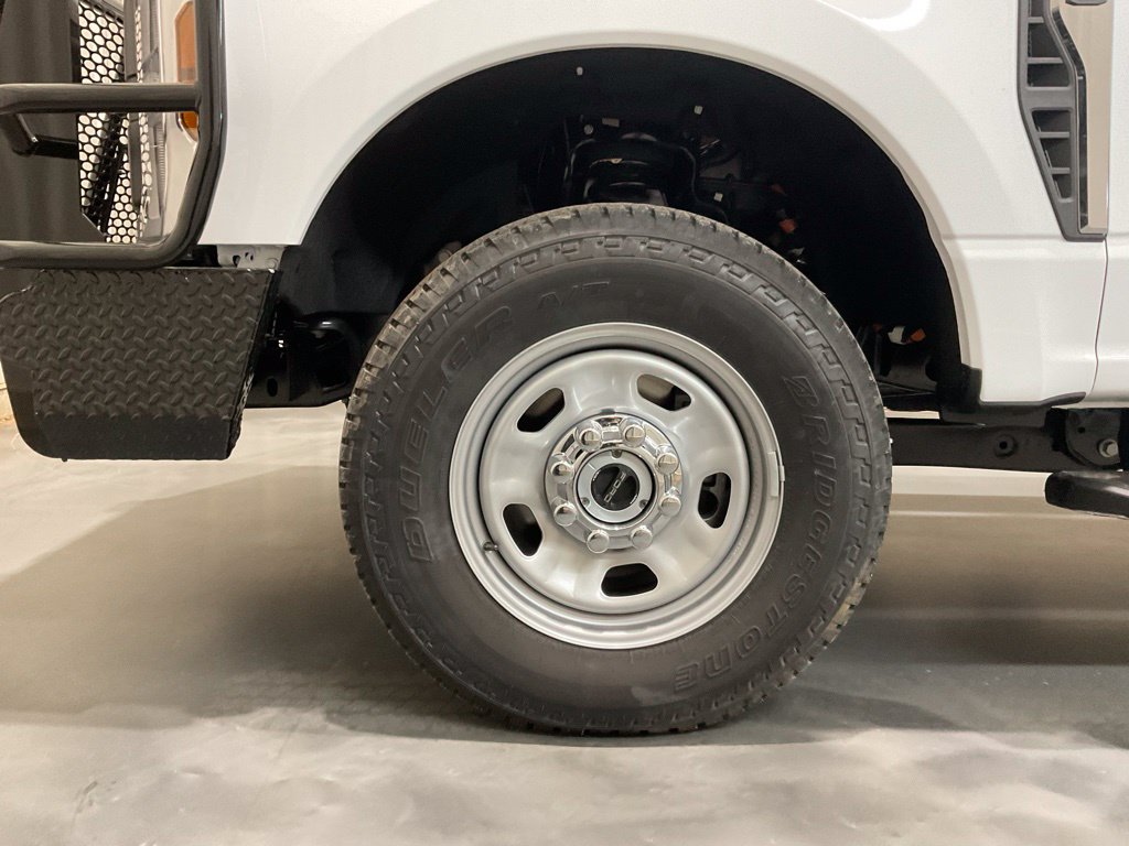 2026 Ford F-350 Super Duty XL - Photo 6
