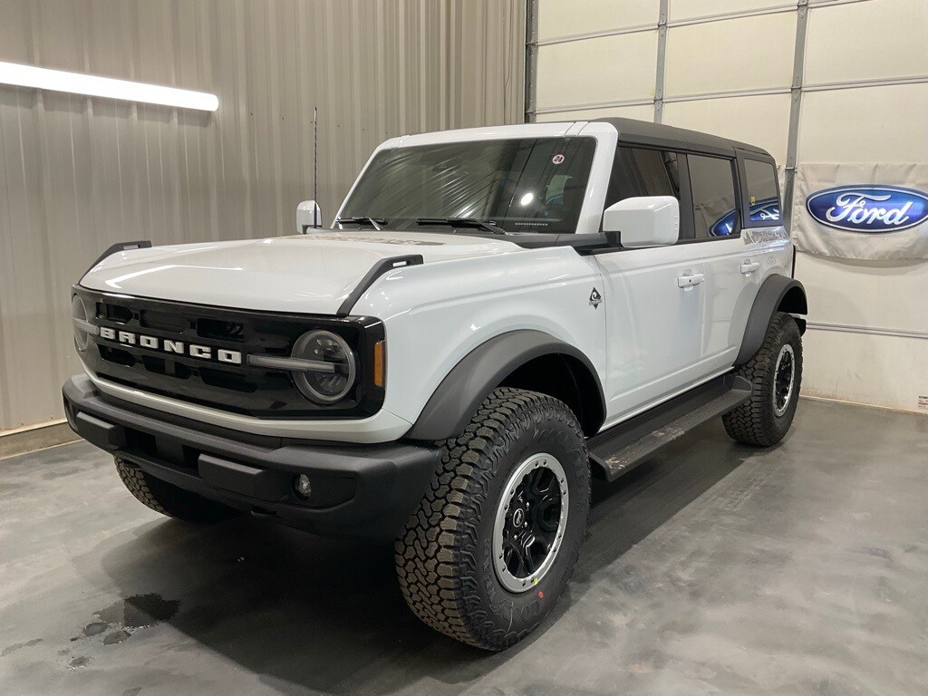 New 2025 Ford Bronco Outer Banks SUV