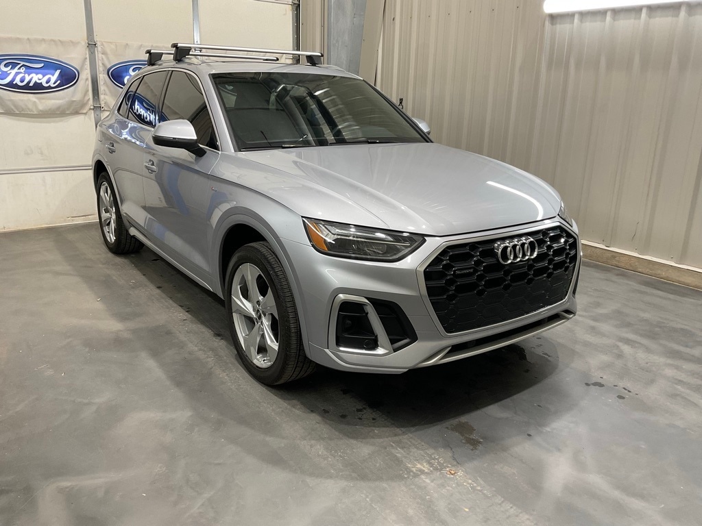 2022 Audi Q5 Premium Plus's photo