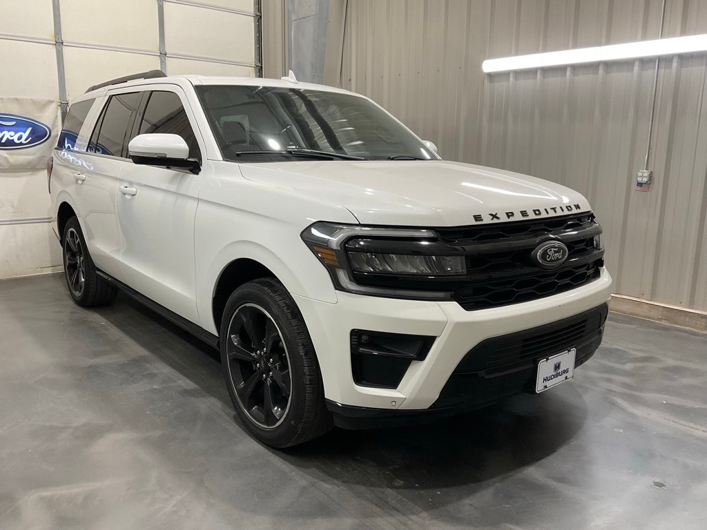 2022 Ford Expedition Limited's photo