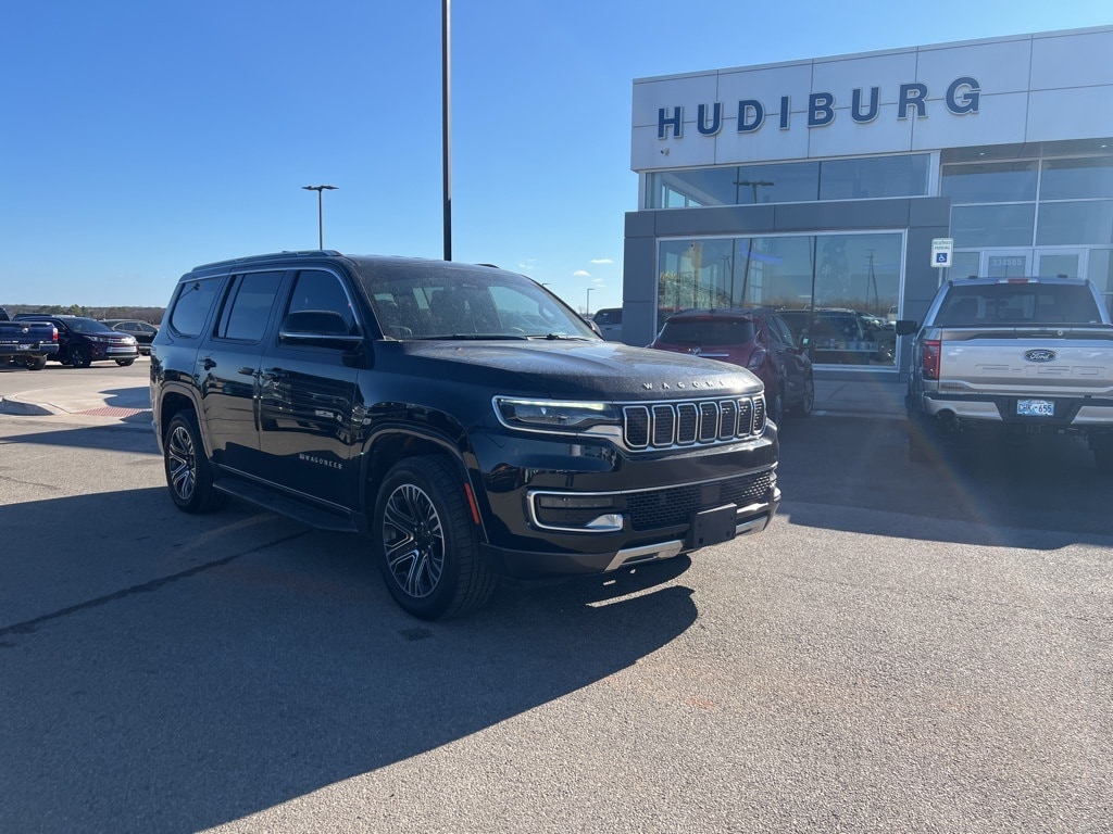 2022 Jeep Wagoneer Series III's photo