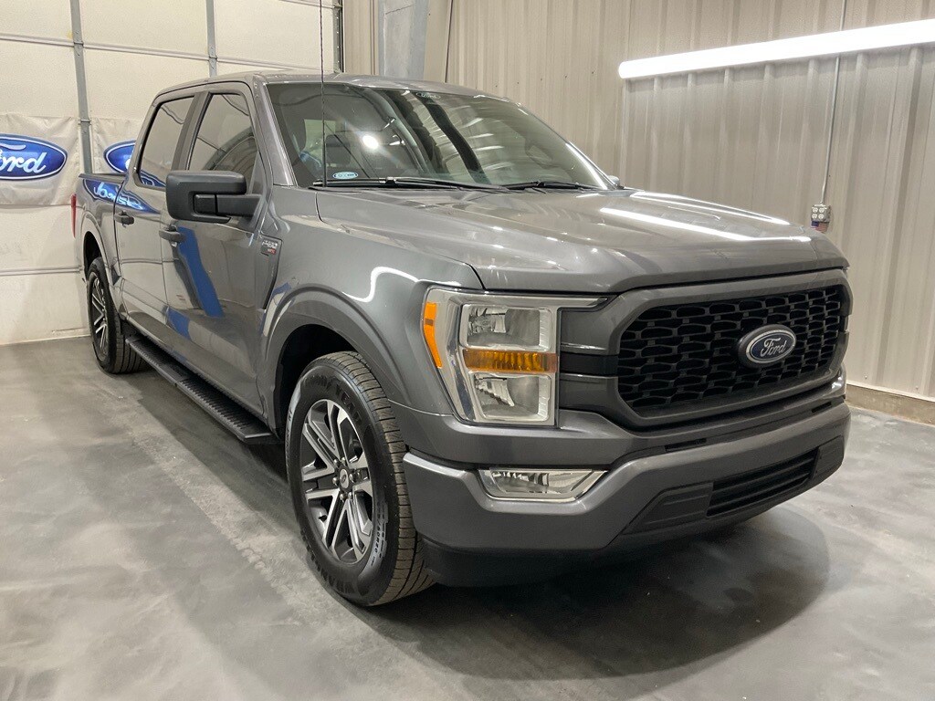 2022 Ford F-150 XL's photo