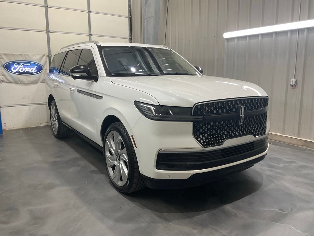 2025 Lincoln Navigator Reserve 4WD's photo