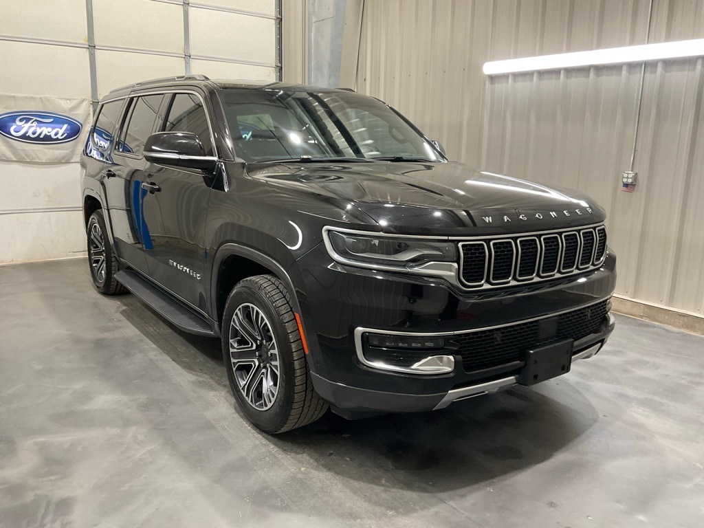 2022 Jeep Wagoneer Series III's photo