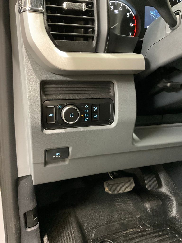 2026 Ford F-350 Super Duty XL - Photo 8