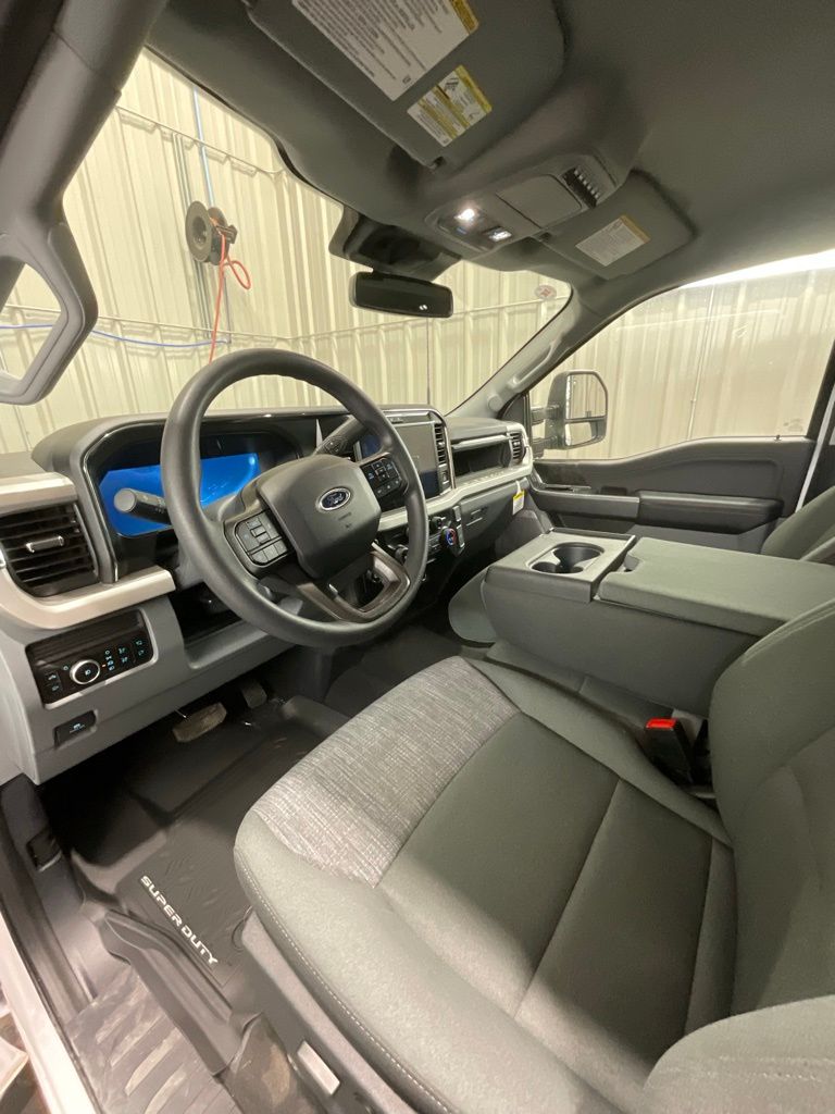 2026 Ford F-350 Super Duty XLT - Photo 9