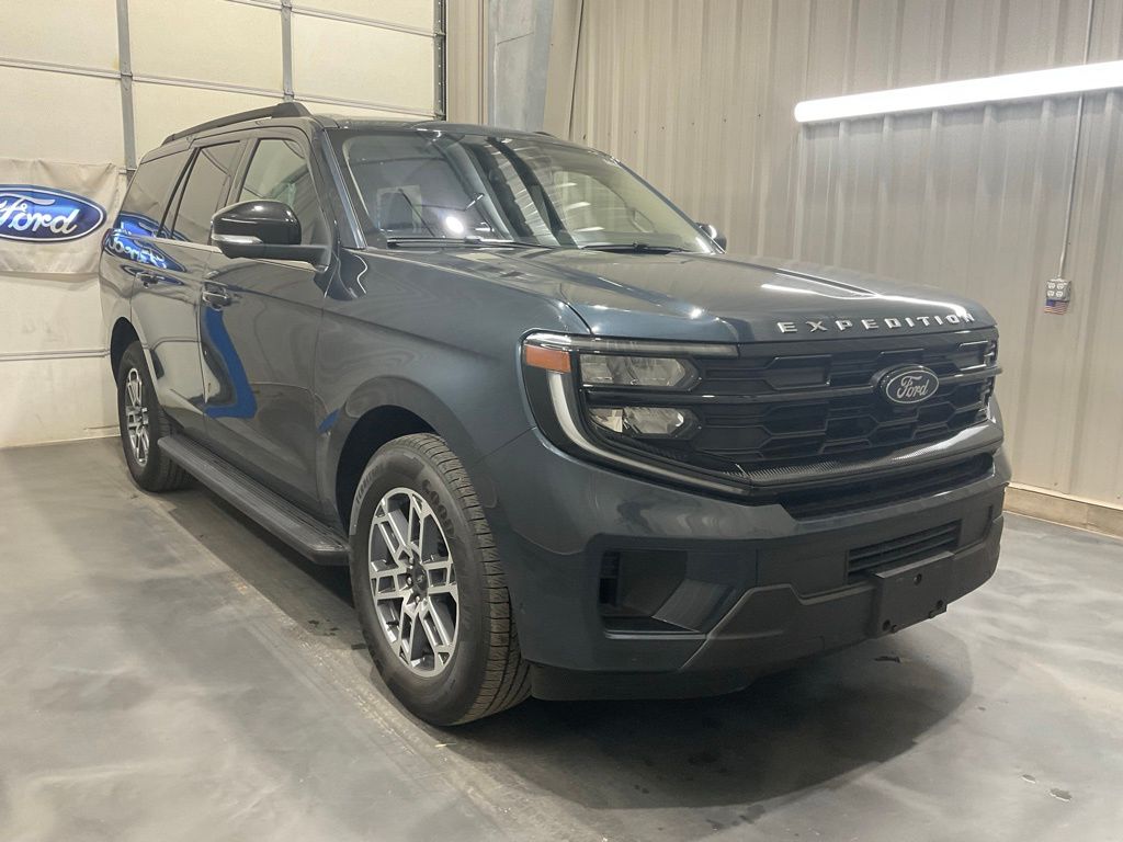 2025 Ford Expedition Active's photo