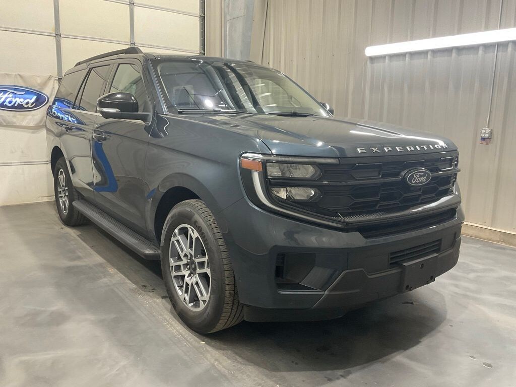 Used 2025 Ford Expedition Active SUV