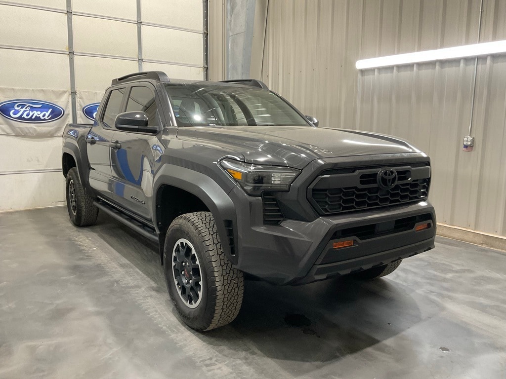 2024 Toyota Tacoma TRD Off Road's photo