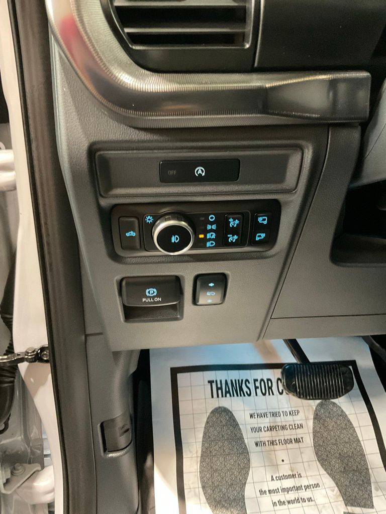 2025 Ford F-150 Lariat - Photo 8