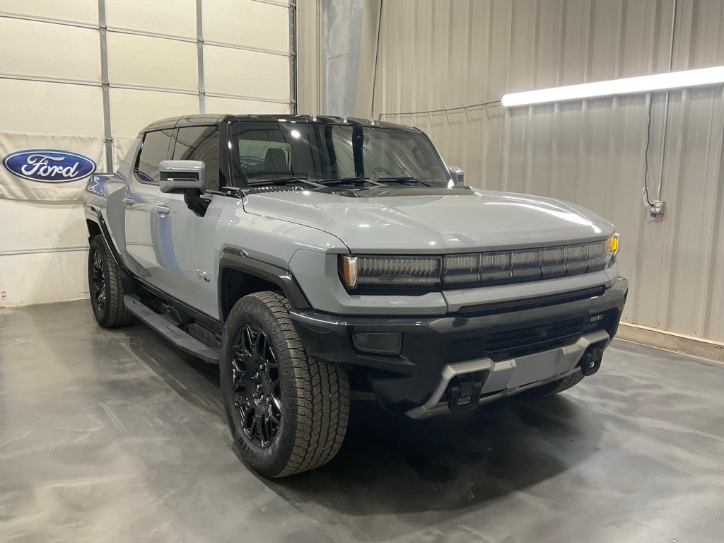 2025 GMC HUMMER EV 2X's photo