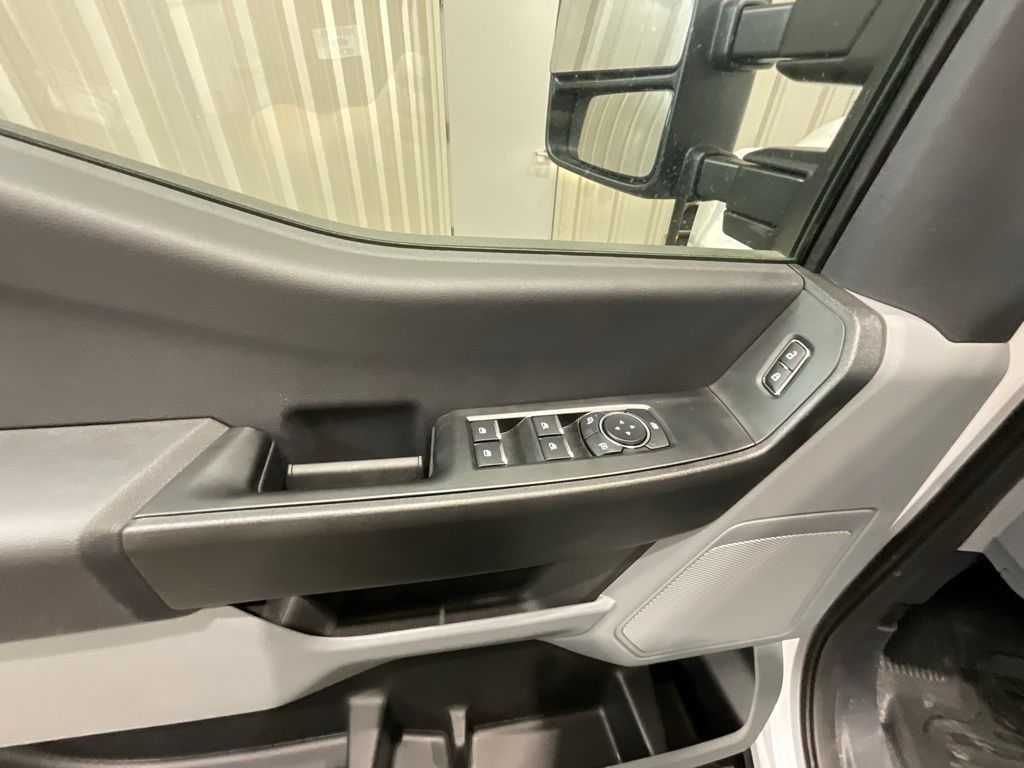 2026 Ford F-350 Super Duty XL - Photo 10