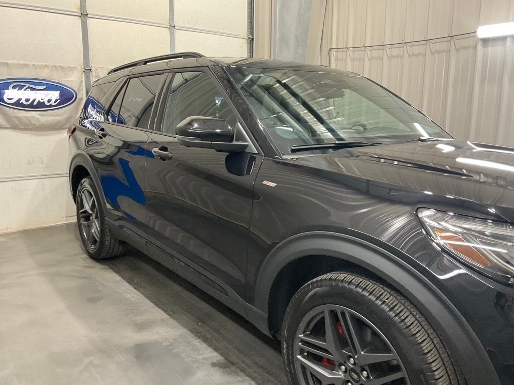 Used 2025 Ford Explorer ST-Line SUV