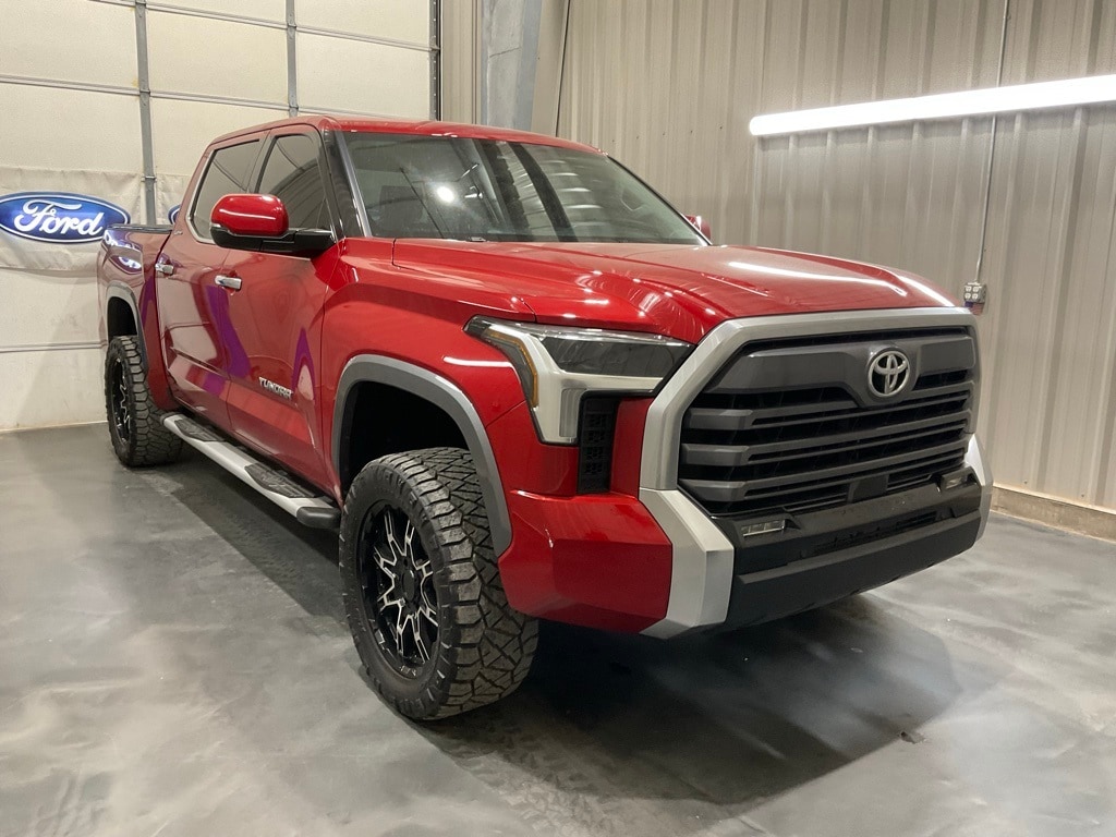 2022 Toyota Tundra Limited's photo