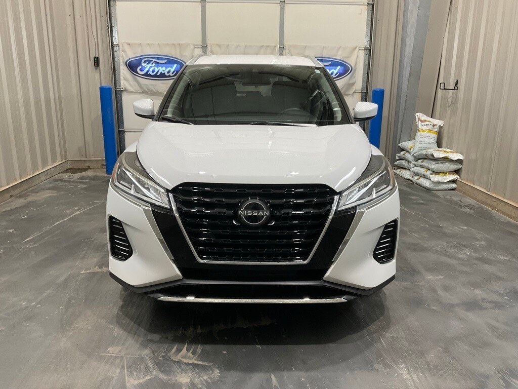 Used 2024 Nissan Kicks SV SUV