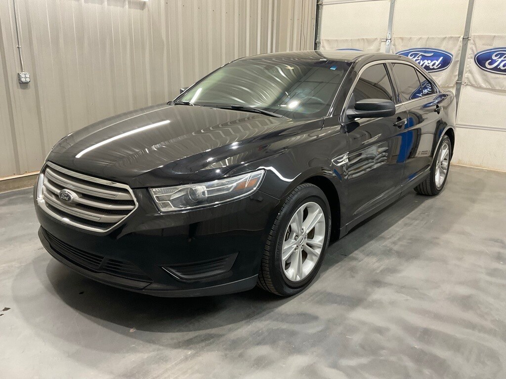 Used 2016 Ford Taurus SE Sedan