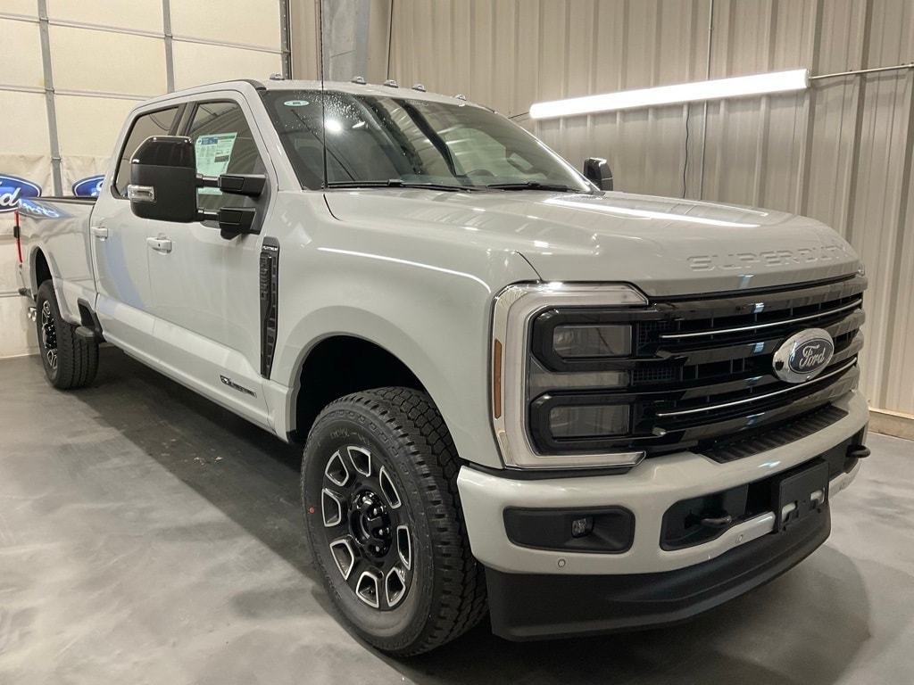 2026 Ford F-250 Super Duty Platinum's photo