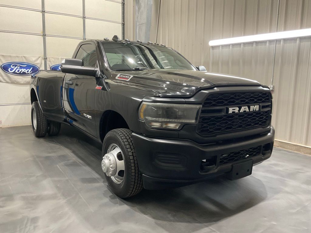 2022 RAM 3500 Tradesman 4X4 Regular cab's photo