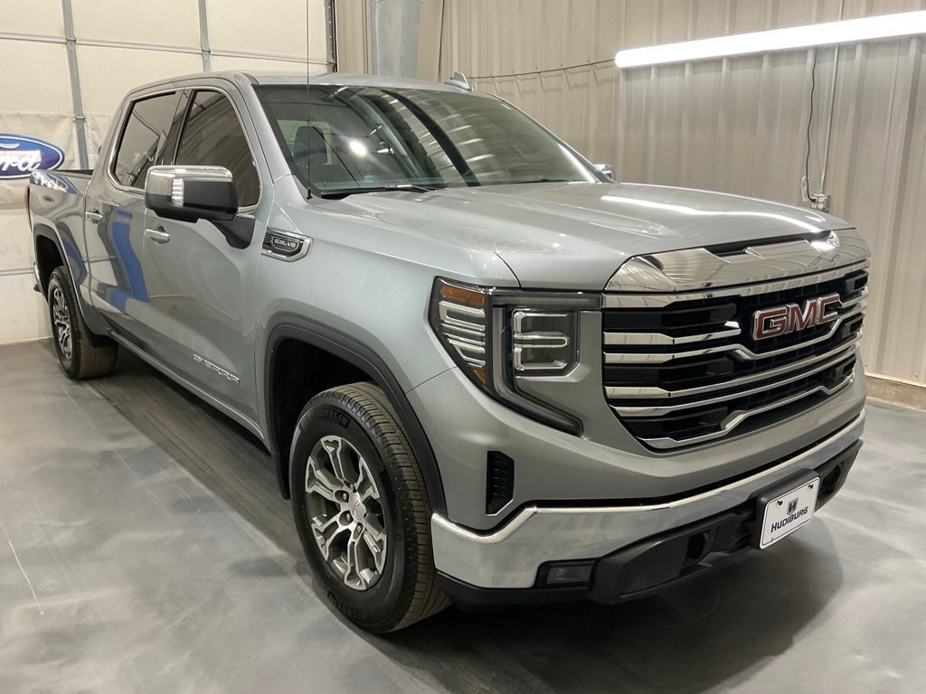 2025 GMC Sierra 1500 SLT's photo