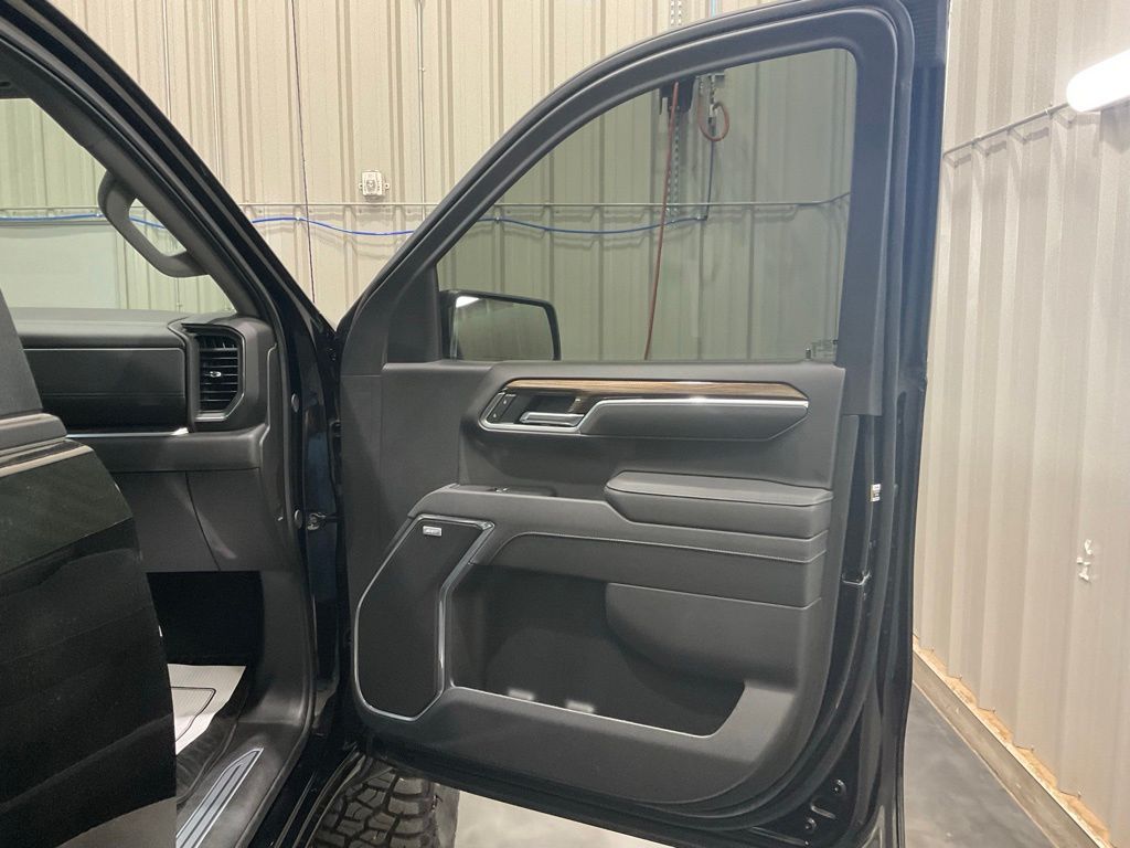 2025 Chevrolet Silverado 1500 RST - Photo 13