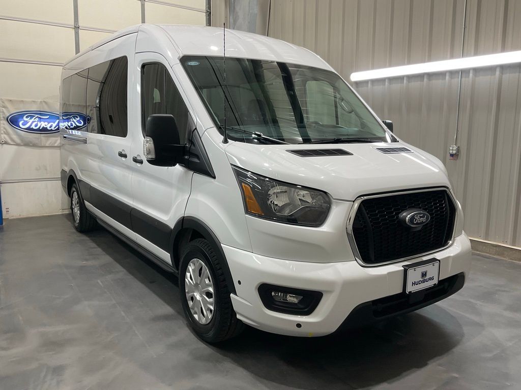 2025 Ford Transit 350 XLT Med Roof Sliding Pass. 148's photo