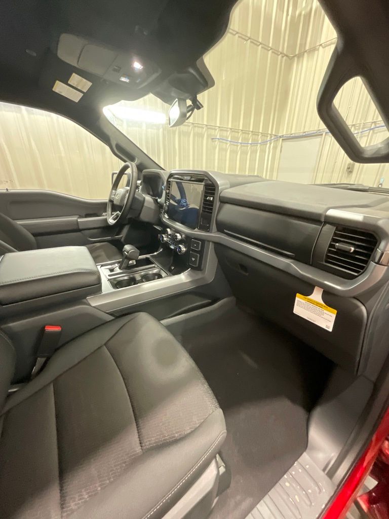2025 Ford F-150 XLT - Photo 14