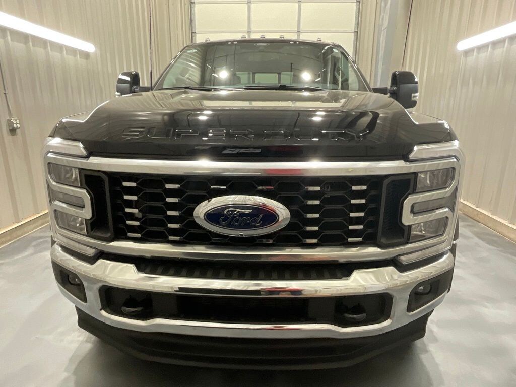 Used 2024 Ford F-450SD Lariat DRW Truck