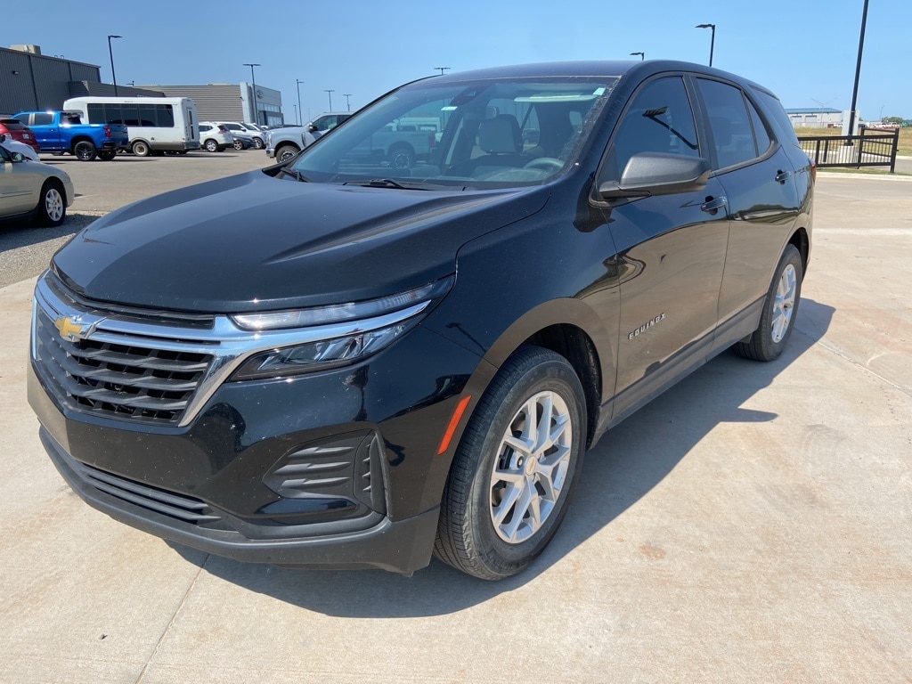 Used 2022 Chevrolet Equinox LS with VIN 2GNAXHEV3N6122585 for sale in Wellston, OK