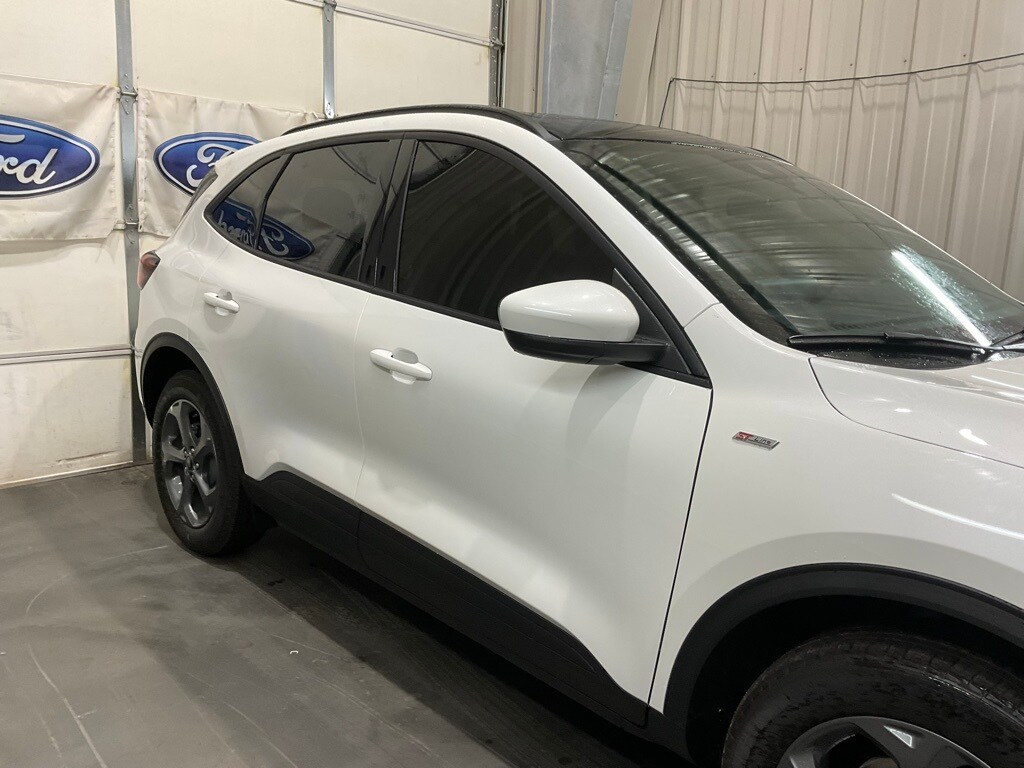 New 2026 Ford Escape Hybrid ST-Line Select SUV