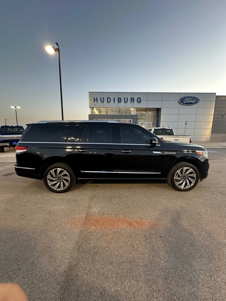 2024 Lincoln Navigator Reserve L's photo