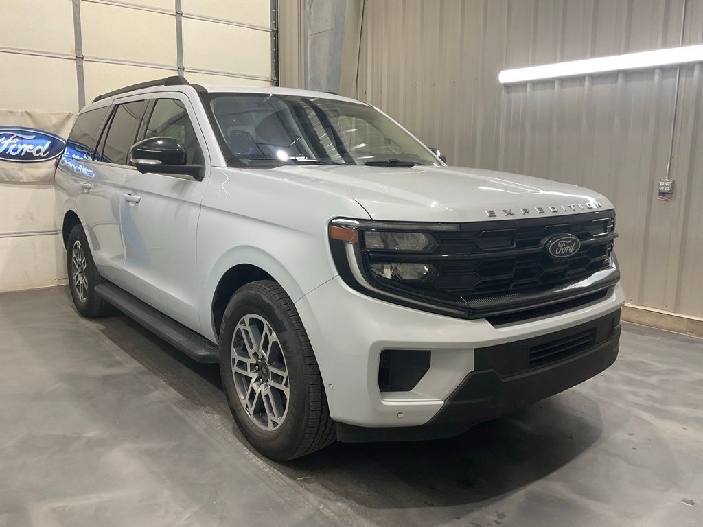 2025 Ford Expedition Active's photo