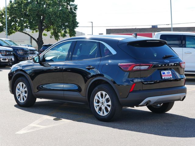 Thumbnail: 2023 Ford Escape - 3