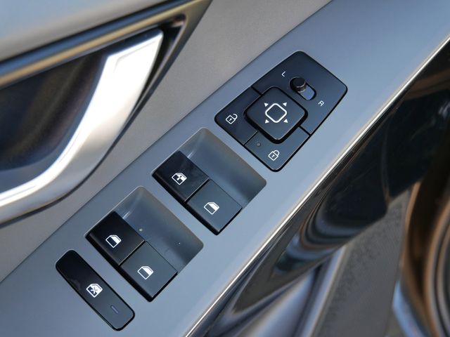 Thumbnail: 2024 Kia Niro - 22