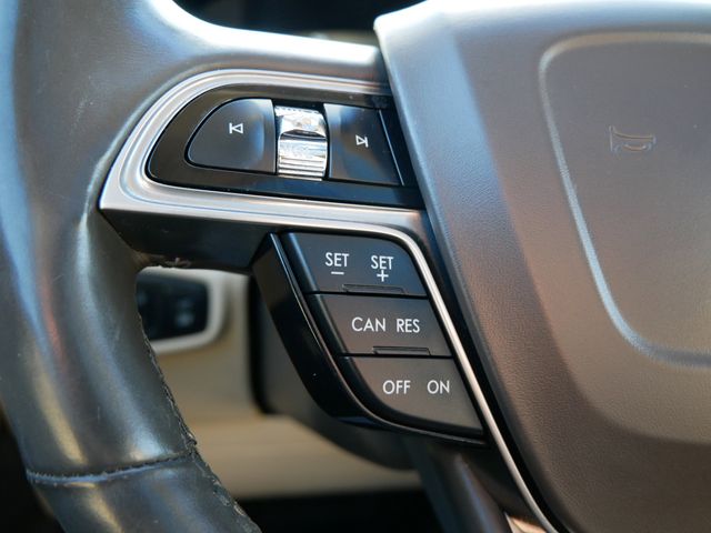 Thumbnail: 2020 Lincoln Nautilus - 24