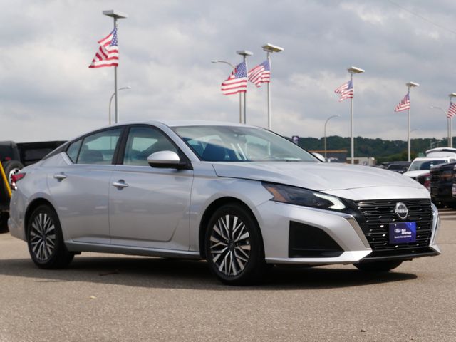 Thumbnail: 2023 Nissan Altima - 19