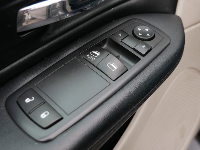 Thumbnail: 2016 Dodge Grand Caravan - 22