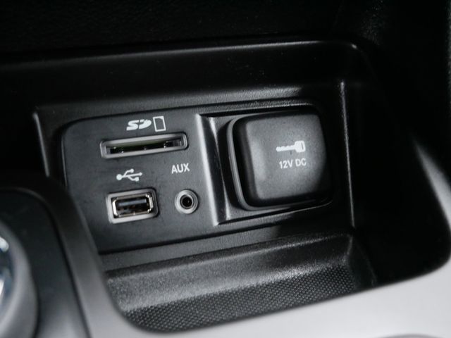 Thumbnail: 2017 Jeep Cherokee - 12