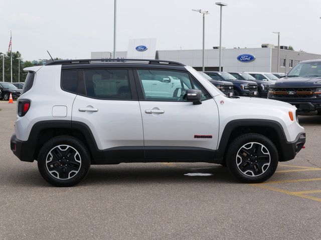 Thumbnail: 2016 Jeep Renegade - 18