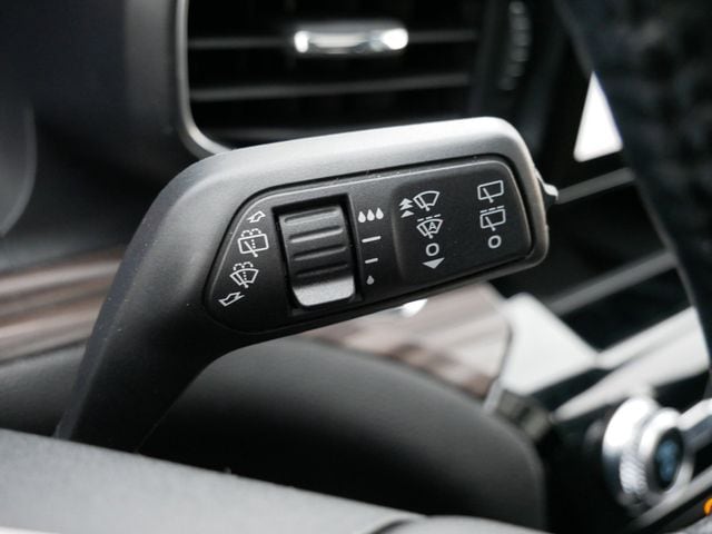 Thumbnail: 2022 Ford Explorer - 32