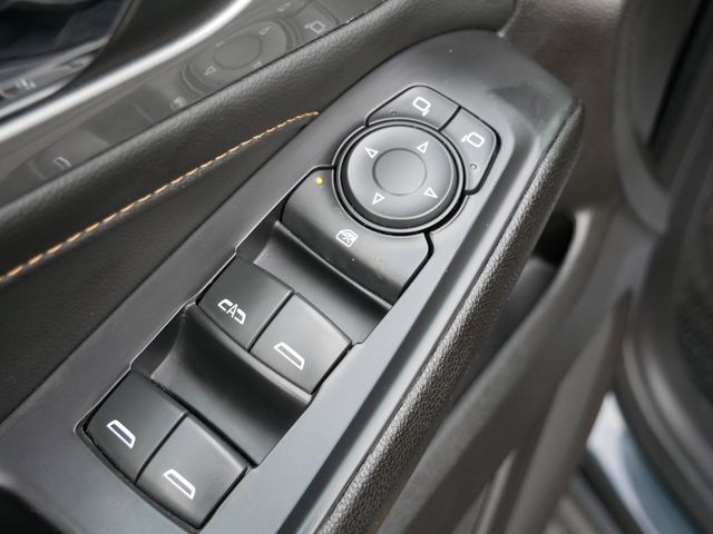 Thumbnail: 2021 Chevrolet Traverse - 25