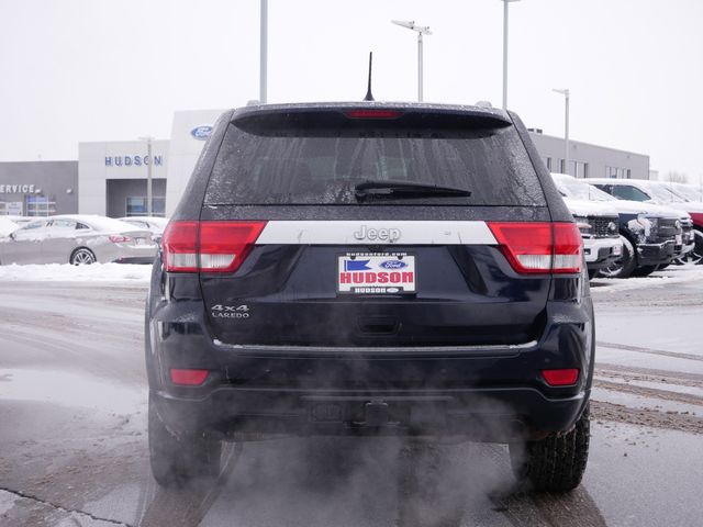 Thumbnail: 2011 Jeep Grand Cherokee - 16