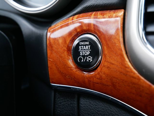 Thumbnail: 2011 Jeep Grand Cherokee - 15
