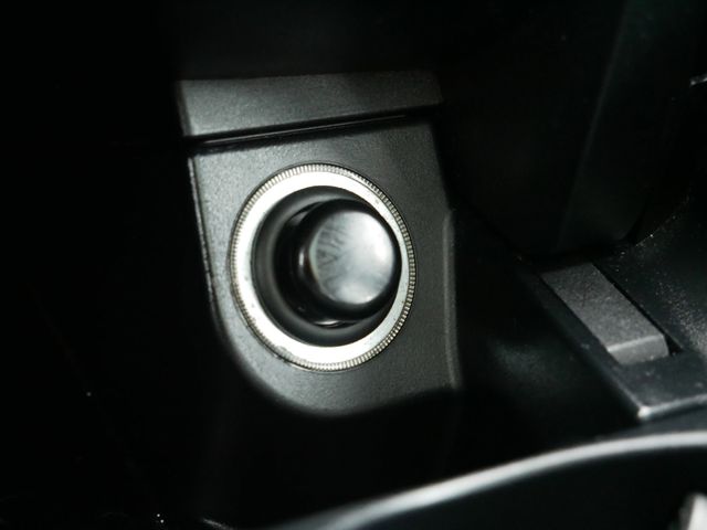 Thumbnail: 2016 Mercedes-Benz C-Class - 11