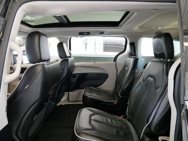 Thumbnail: 2023 Chrysler Pacifica - 10